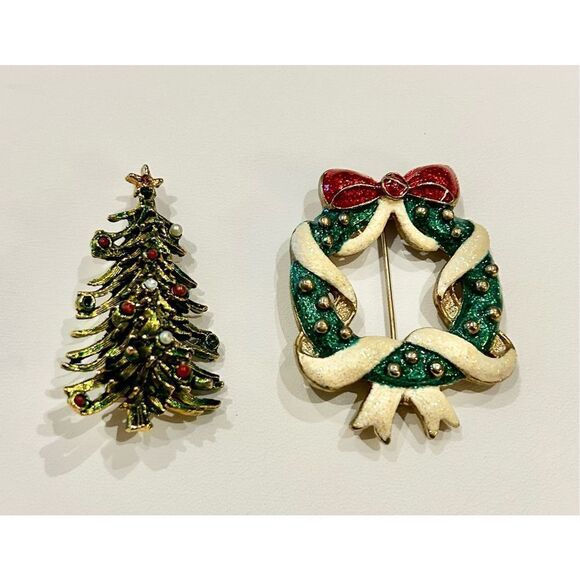 Christmas holiday brooches - tree and wreath set of 2 brooches - Picture 2 of 8